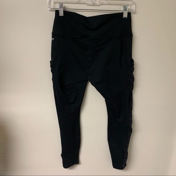 Fabletics Power Hold Mesh Media Cropped Leggings with Pockets Size Medium - Picture 7 of 8